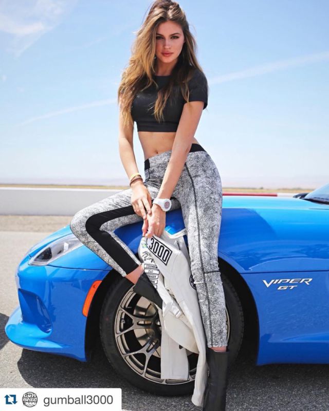 外国美女Natalie Pack性感比基尼写真
