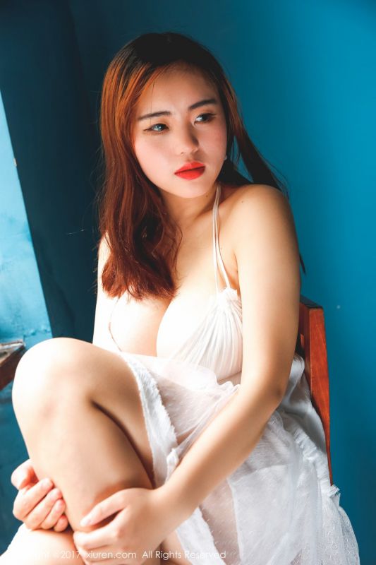 童颜巨乳美女米爱Demon家居唯美写真
