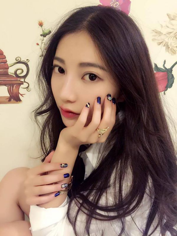 台湾大眼美女陈苡恩自拍写真图片