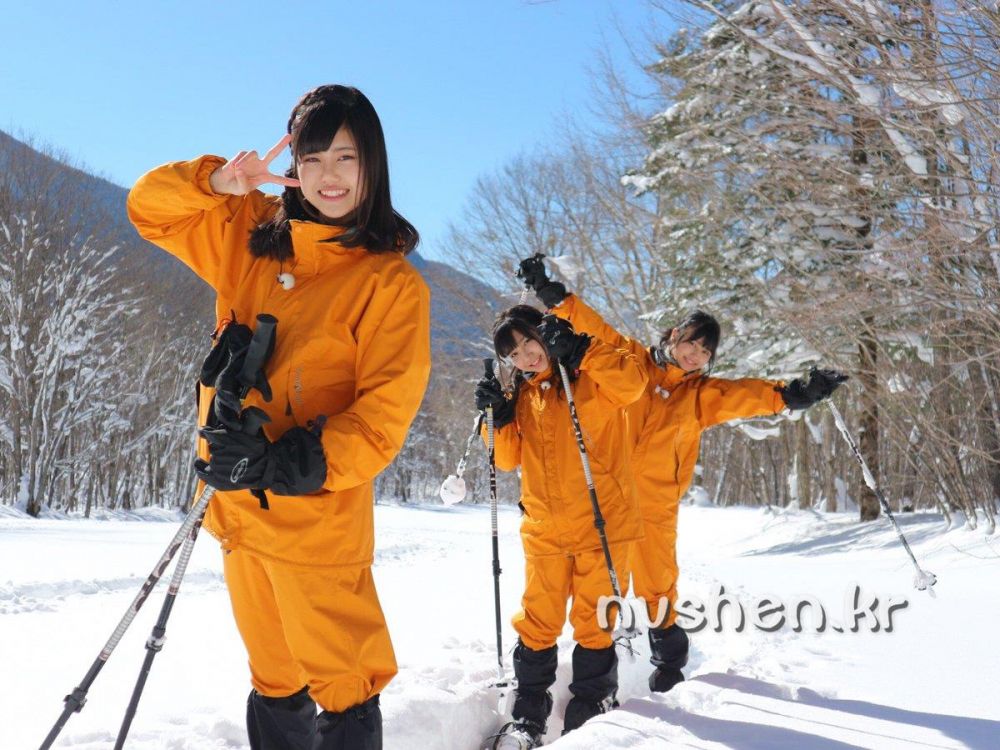 日本少女北野华比基尼私房照丰满诱人