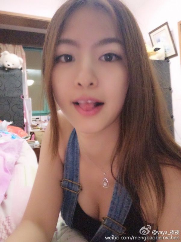 90后邻家美人yaya_夜夜微博私拍美图