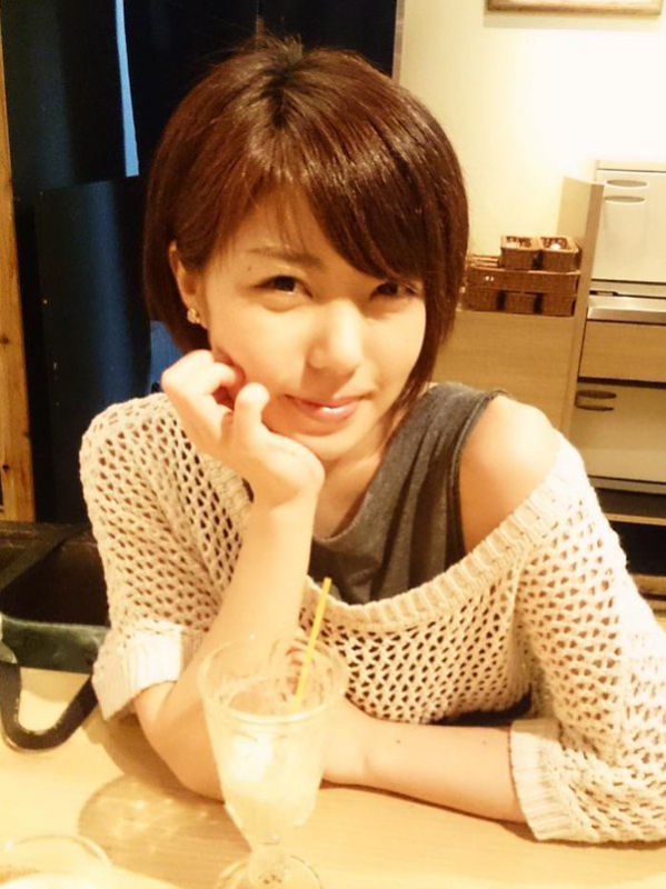 日本写真偶像白川卯奈性感写真图片