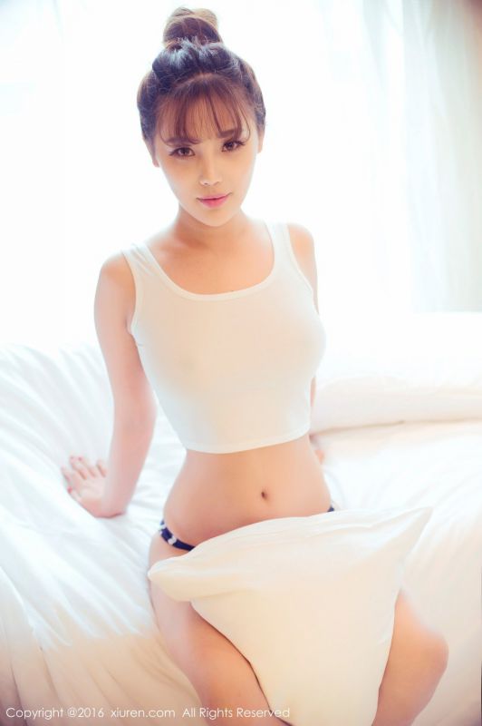 90后嫩模MM周予然私房美照图片