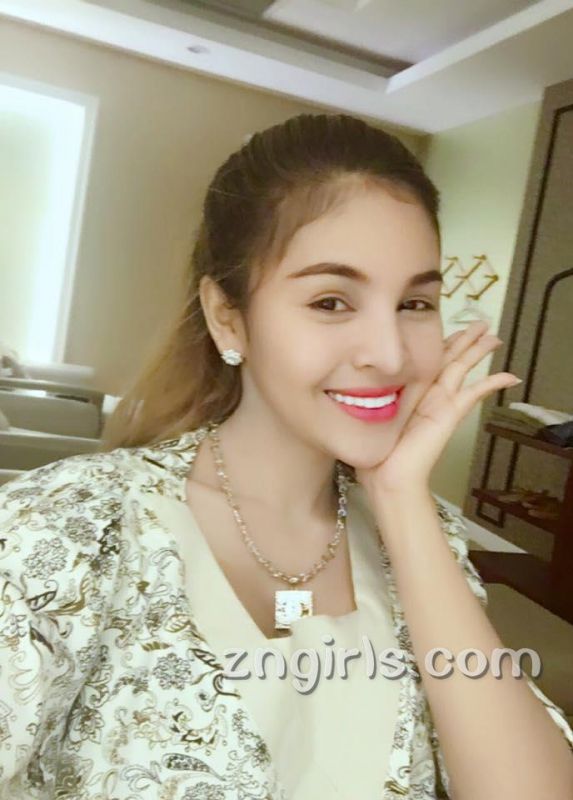 柬埔寨女神Denny Kwan性感私房照美胸诱人