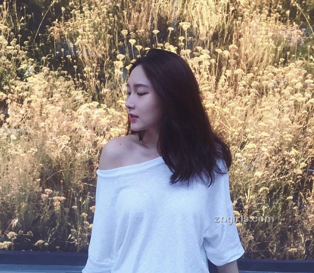 混血美女顾庭u私房自拍照甜美迷人