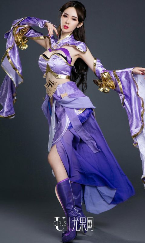 性感美女萌琪琪cosplay写真酥胸诱人