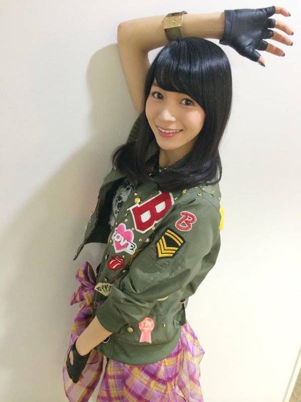 日本女艺人传谷英里香自拍写真图片