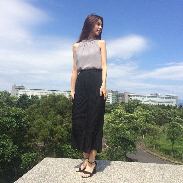 中德混血美女郑伊庭甜美生活照