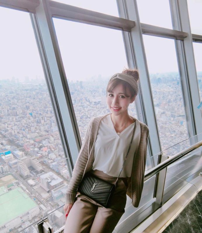 台湾美女空姐高钰雯甜美私房照