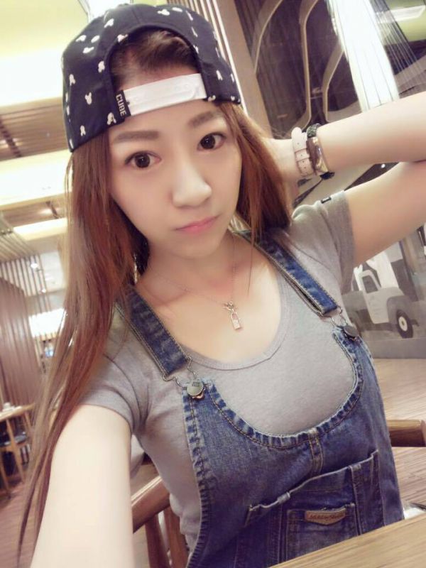 台湾美女模特恩齐儿(恩绮儿)自拍写真