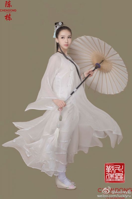古装美女Audrey如竹林写真风姿迷人