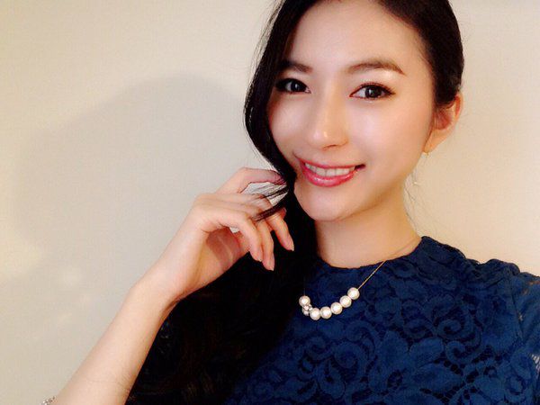 日本广告模特青木由美佳(青木ゆみか)自拍写真图片