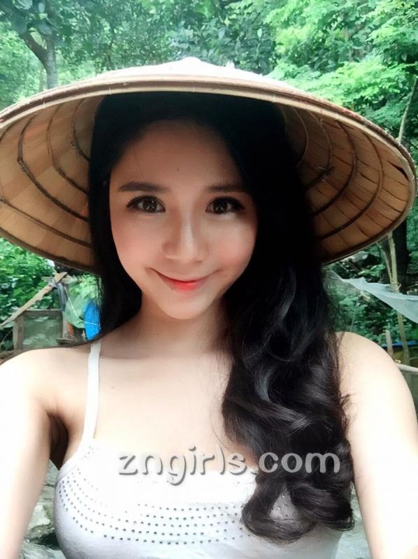 越南美女模特Lai Thanh自拍美照笑容迷人