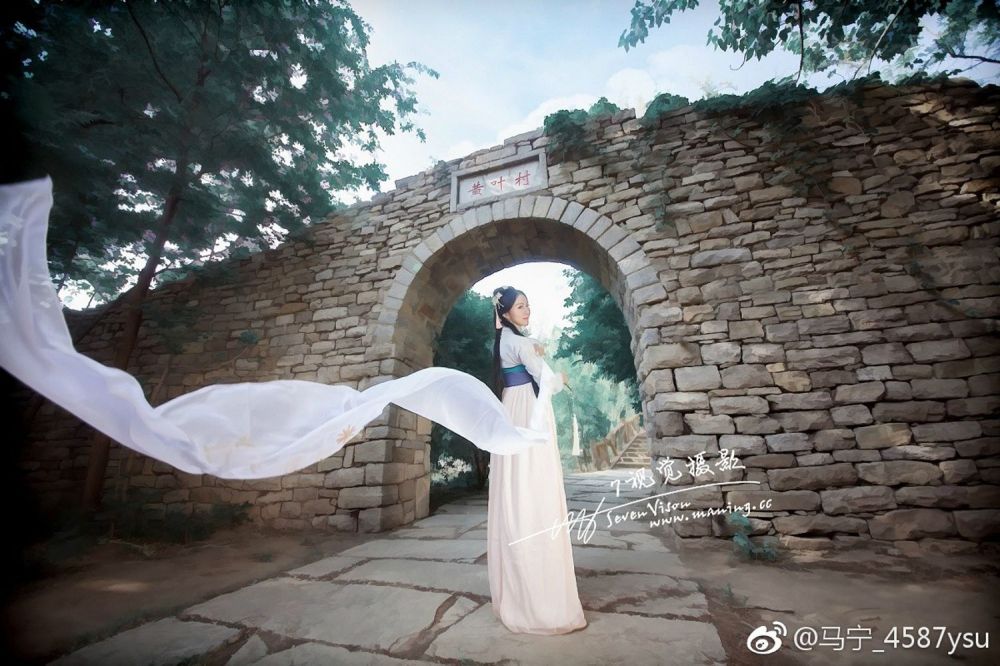 古装美女Audrey如竹林写真风姿迷人