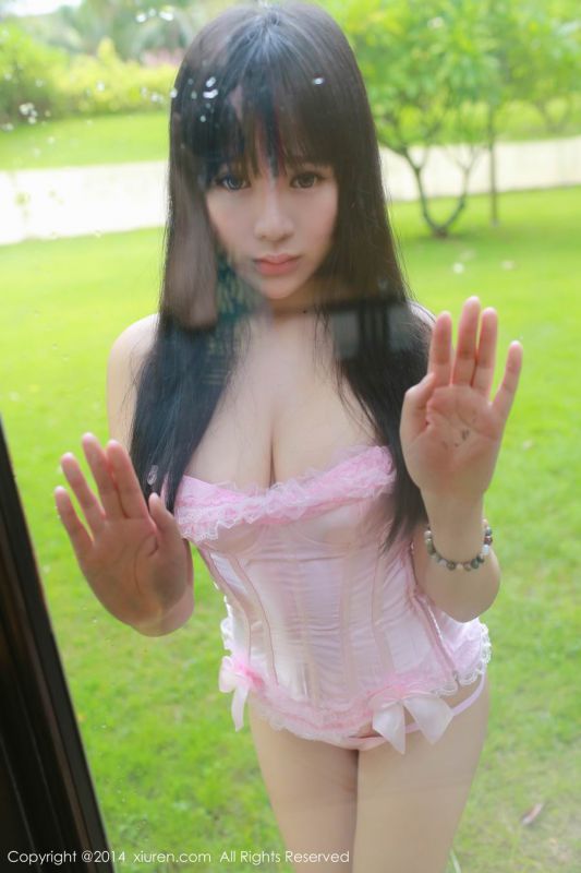 推女神性感漂亮妹妹黄歆苑性感私房照