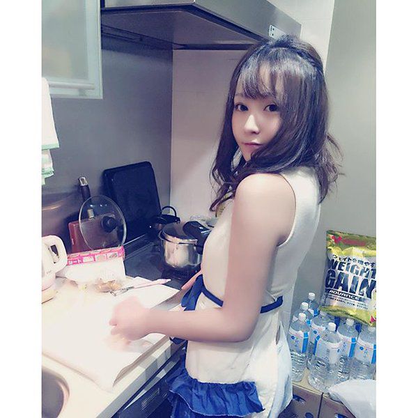 中日混血美女桥本甜歌自拍写真