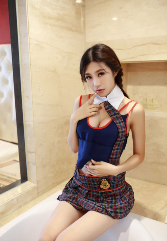 推女神中国美女模特Yumi尤美性感私房照