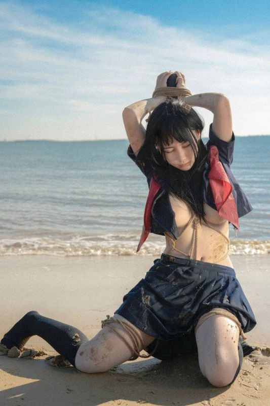 漂亮女模特x叉魅日系风格艺术写真