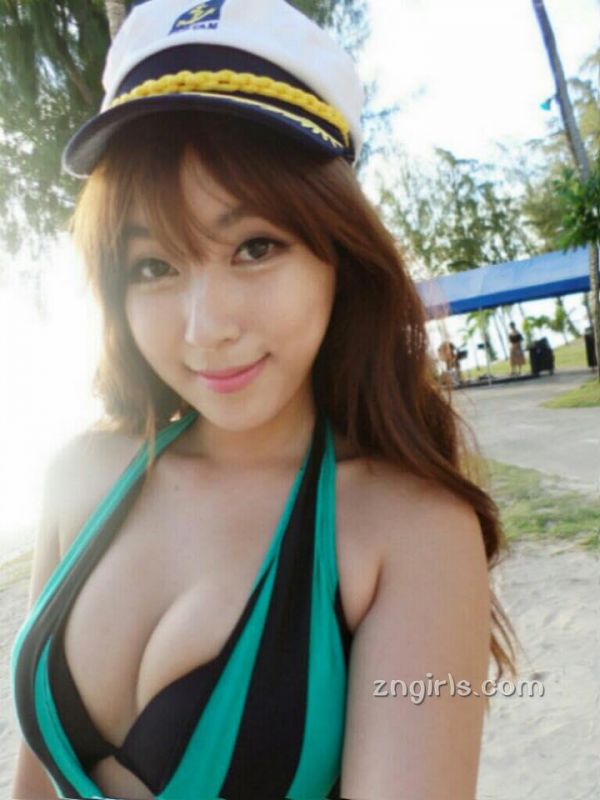 韩国人气模特金赛拉自拍写真图片