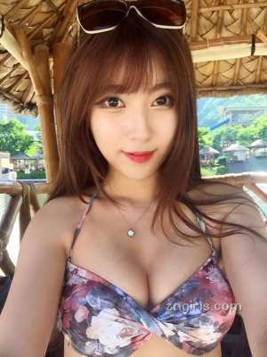 韩国人气模特金赛拉自拍写真图片