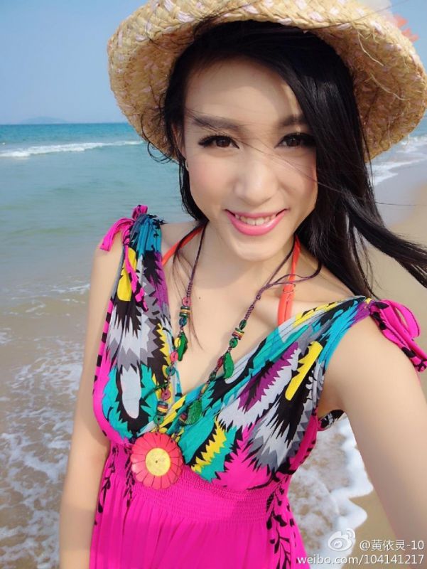 90后 模特黄依灵Elina自拍美图大全
