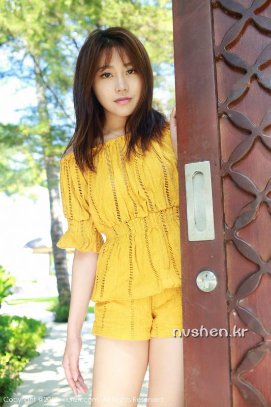 秀人网清纯美女模特许诺Sabrina外拍写真图片