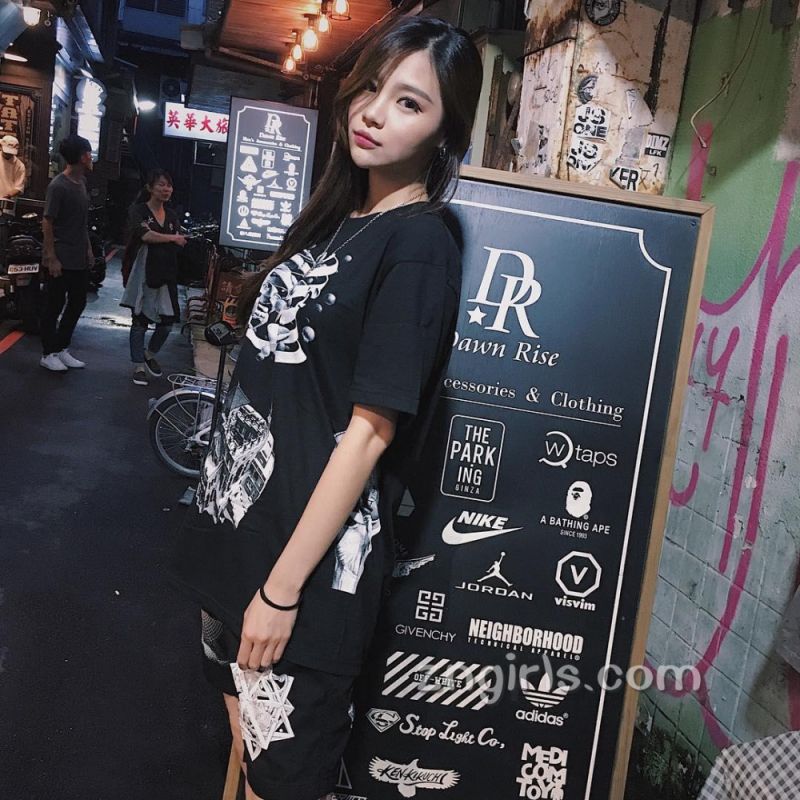 混血美女徐熙真私房美照潮范十足