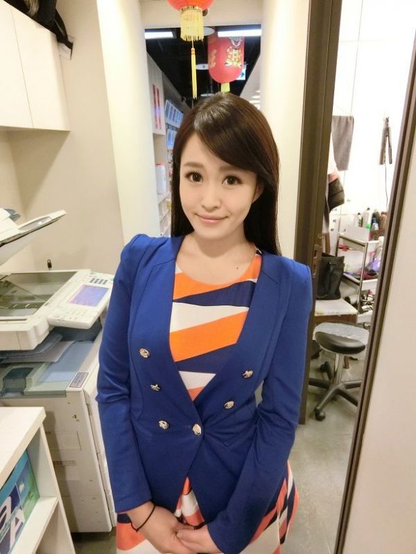 新闻女主播李思瑾Mayer自拍写真图片
