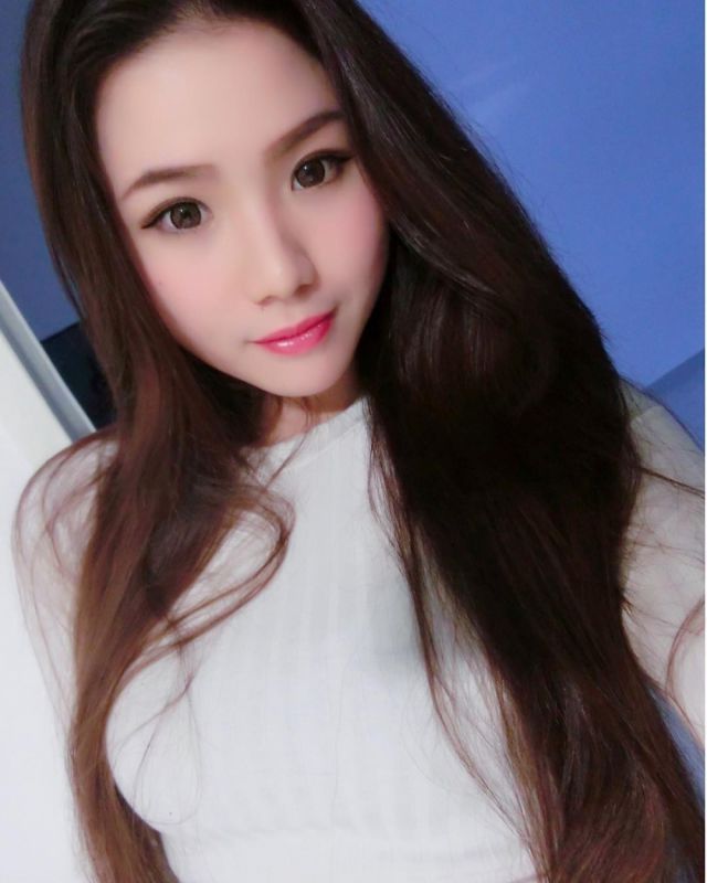 美女空姐Chia Ying生活自拍照甜美迷人