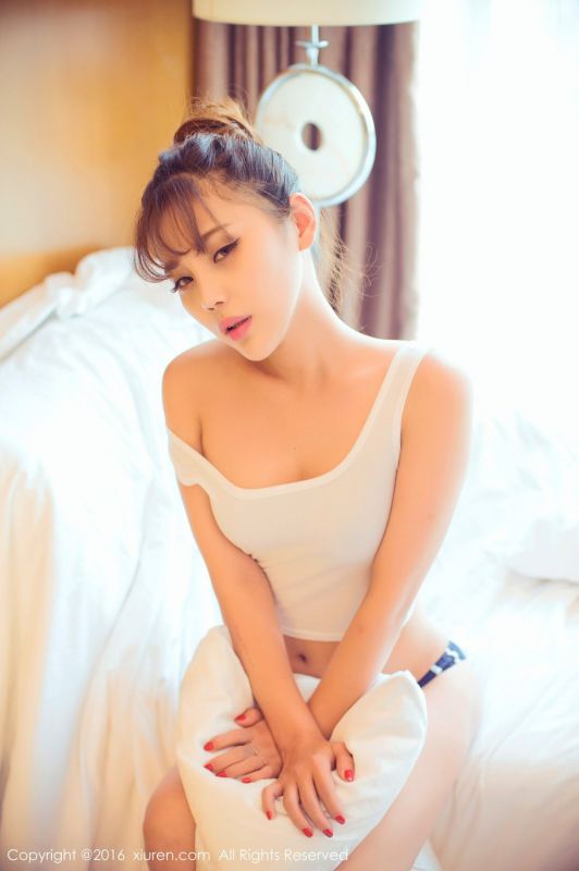90后嫩模MM周予然私房美照图片