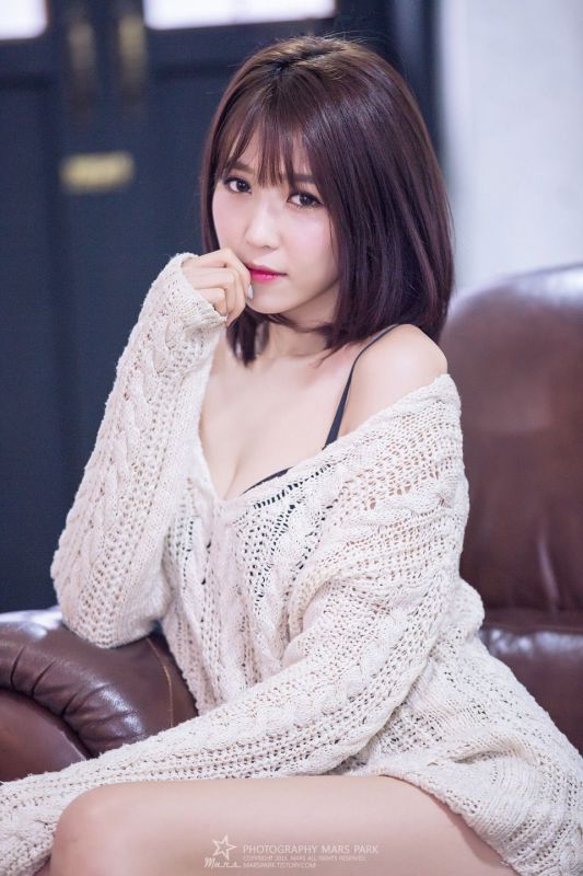 韩国美女李仁慧居家短裙写真白嫩迷人