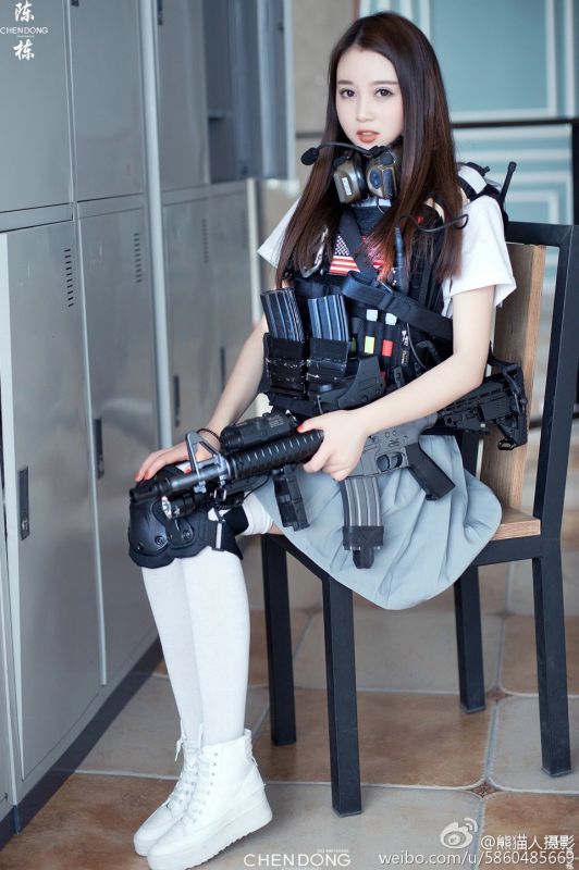 90后美女模特赵小米Kitty摄影写真图片合集