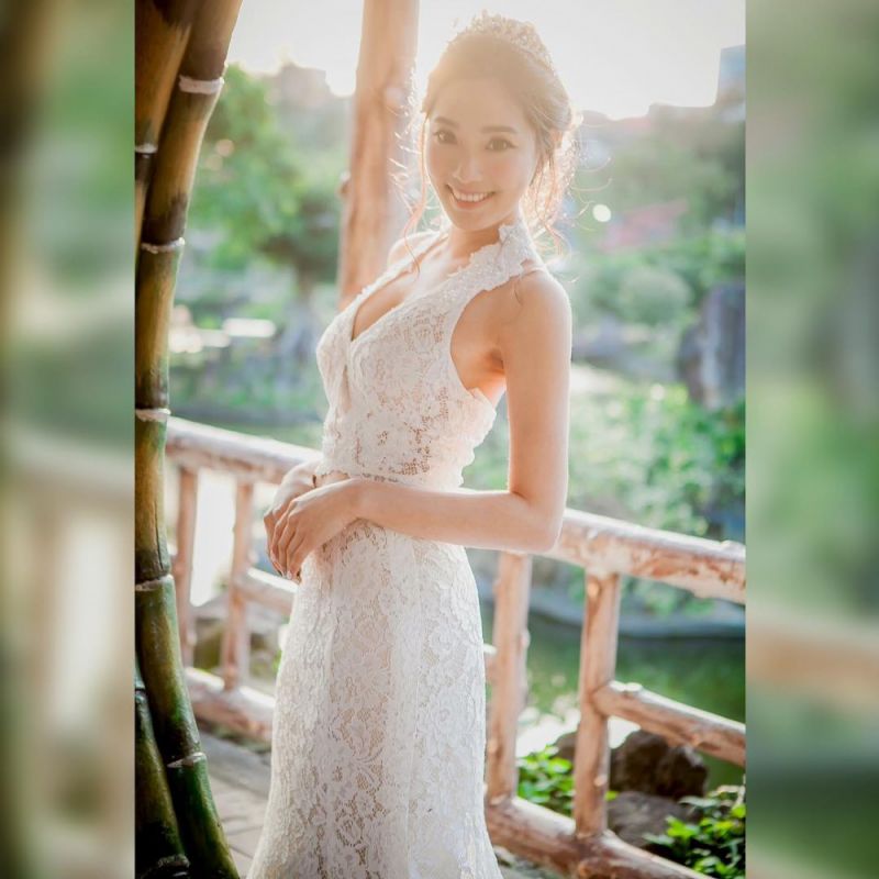 美女学生妹郑小奈自拍私房照白嫩迷人