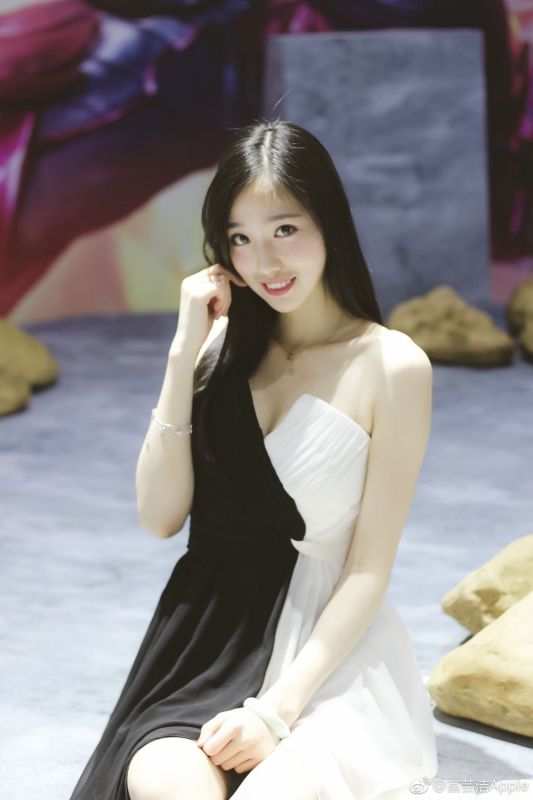 大长腿模特美女富芸洁Apple2017ChinaJoy三七互娱SG