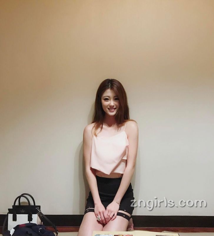 美女超模Annabelle Lin比基尼私房照丰满迷人