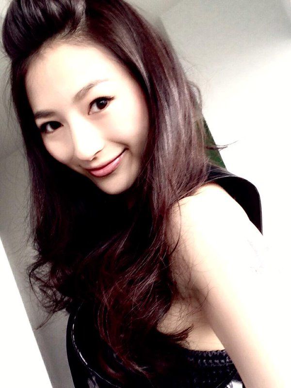 日本广告模特青木由美佳(青木ゆみか)自拍写真图片