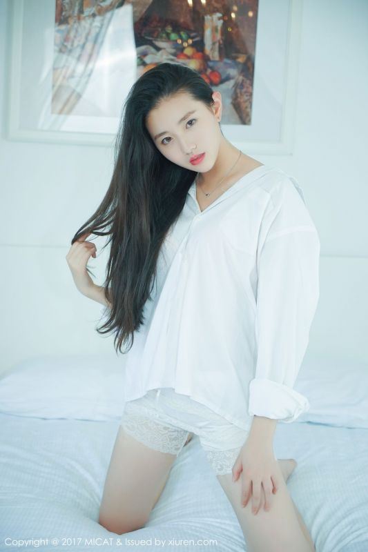 白嫩少女画画sugar私房写真美腿迷人