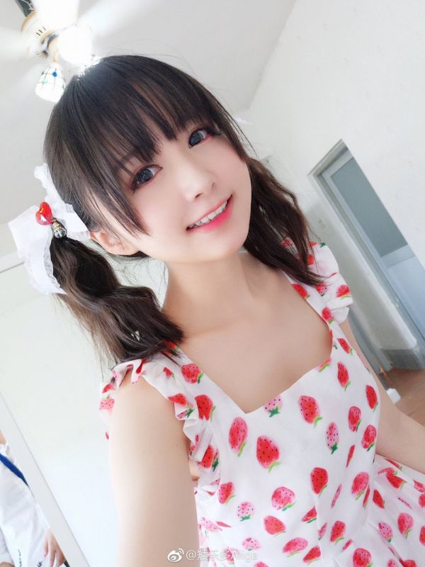 美女萝莉矮乐多私房写真可爱迷人