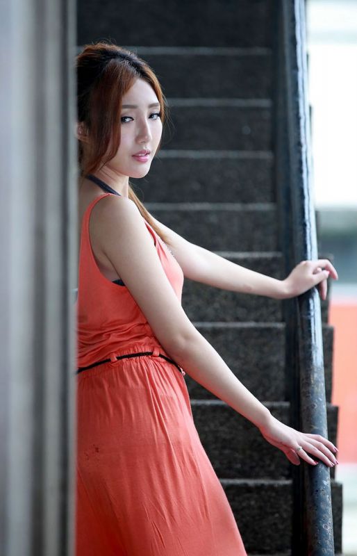 推女神90后美女模特梓萱Crystal私拍写真