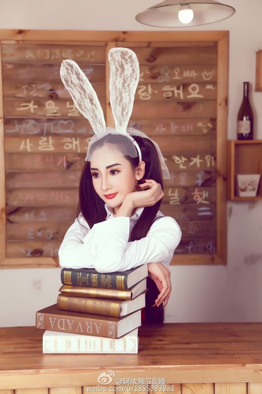 时尚美女模特阿依努尔瓦娅摄影写真图片