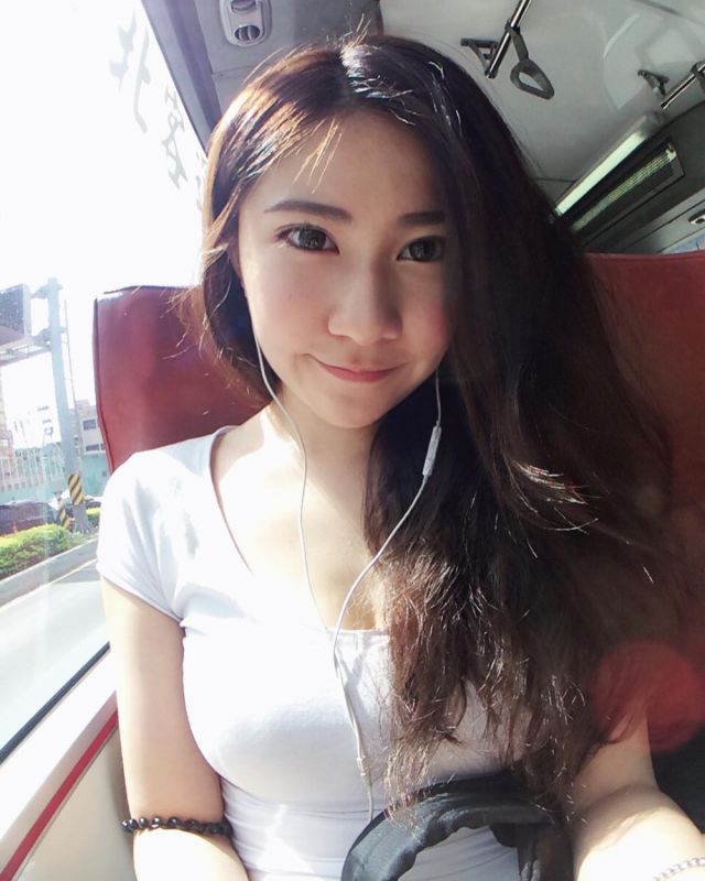 台湾美女校花高紫安比基尼私房照
