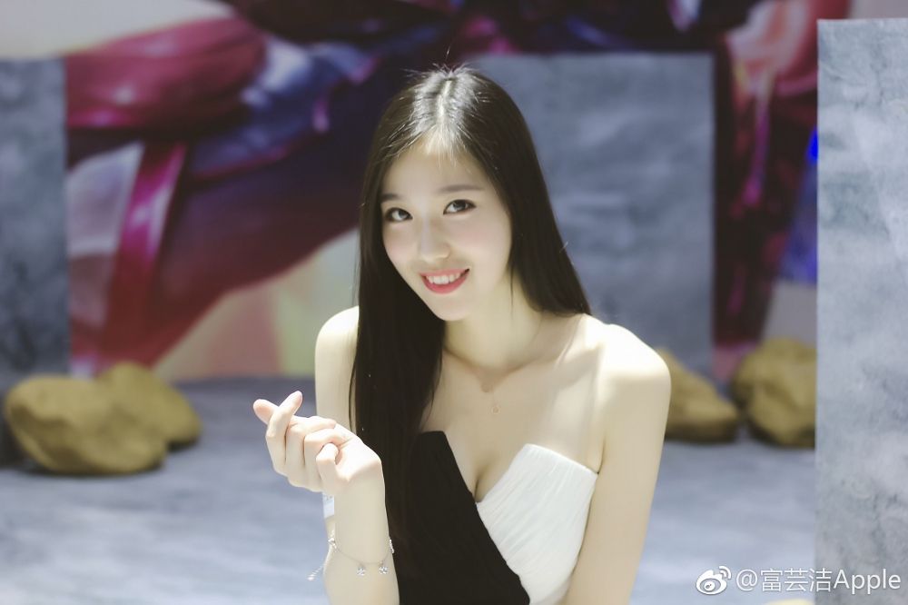 大长腿模特美女富芸洁Apple2017ChinaJoy三七互娱SG