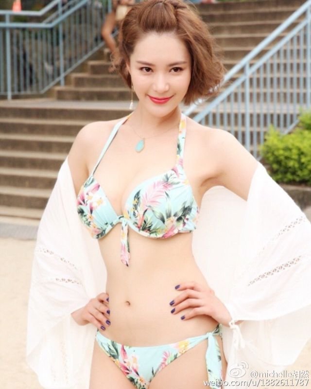 短发气质美女胡然微博图片集锦
