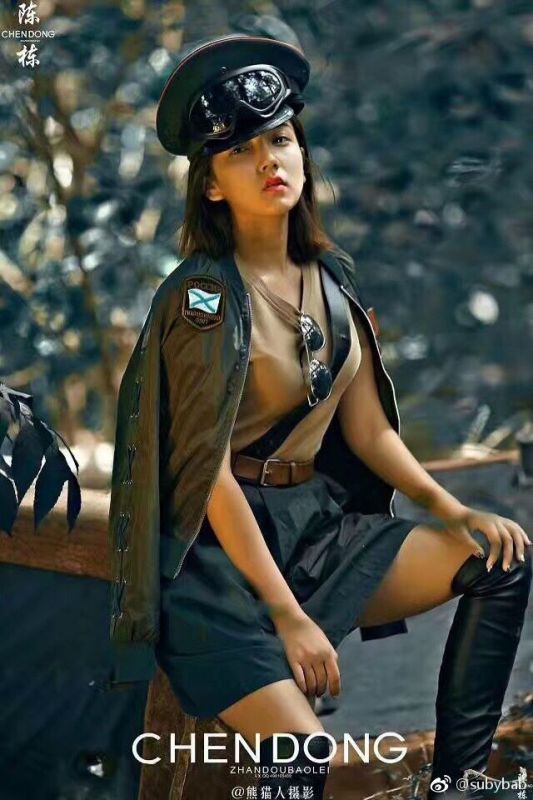 清纯美女苏比微博私房写真时尚迷人