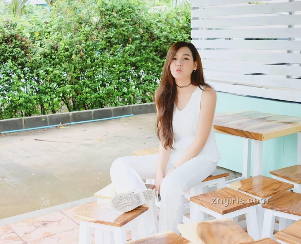 泰国美女Pichyada Chatkamjaroen清纯私房写真
