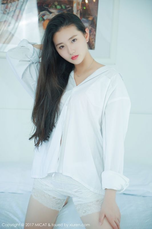 白嫩少女画画sugar私房写真美腿迷人