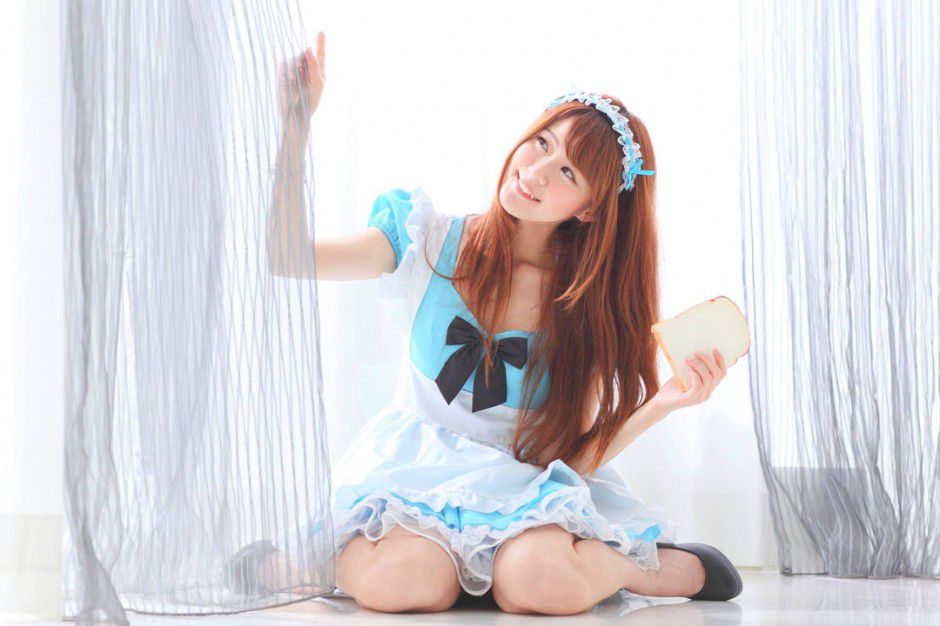 台湾清纯美女邱俞uWhite自拍写真
