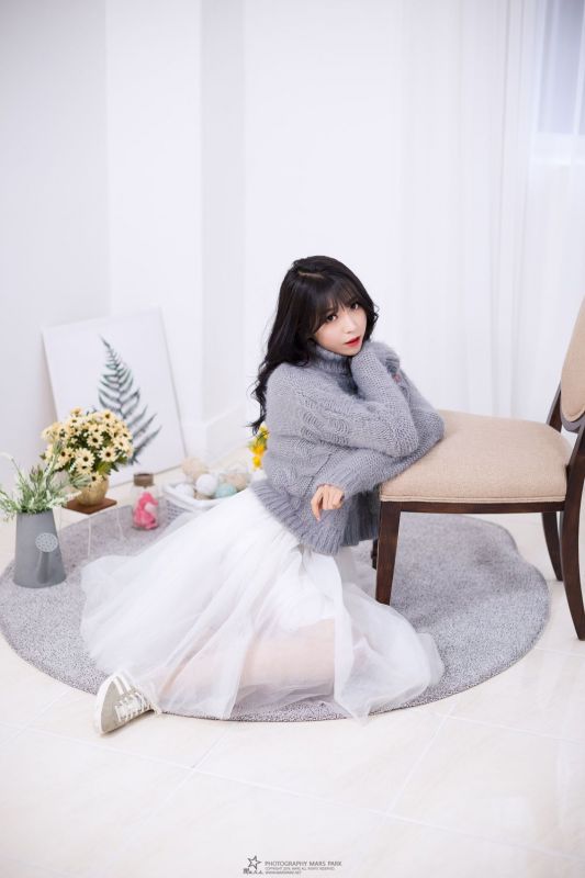 韩国美女李仁慧居家短裙写真白嫩迷人