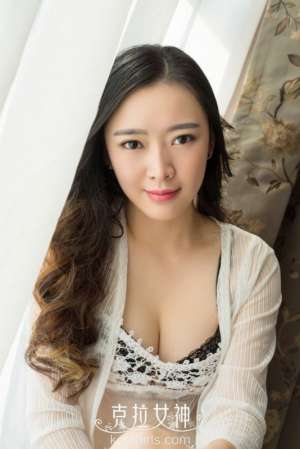 克拉女神模特珊珊私房内衣写真