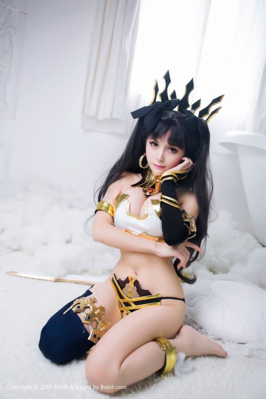 波萝社美女夏美酱cosplay写真性感迷人